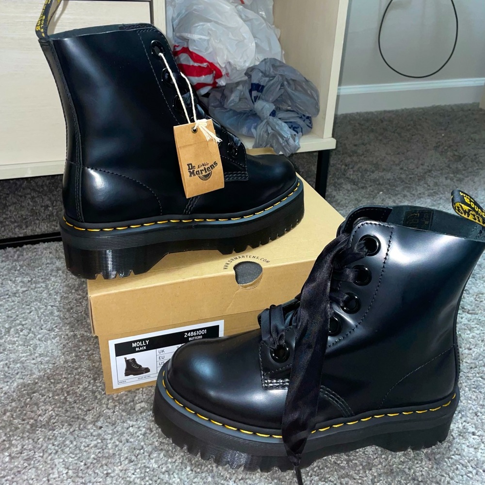 Dr. Martens | style: MOLLY